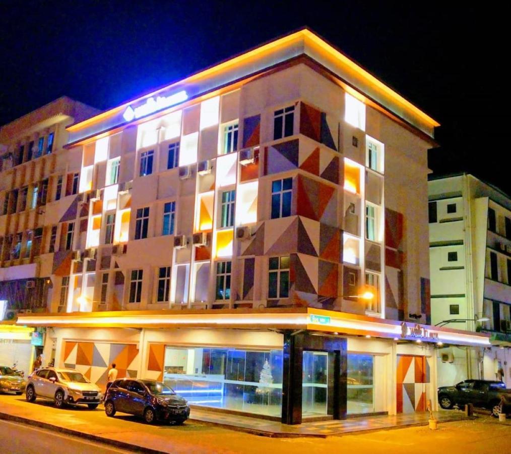 Walk In Hotel Kota Kinabalu Bagian luar foto